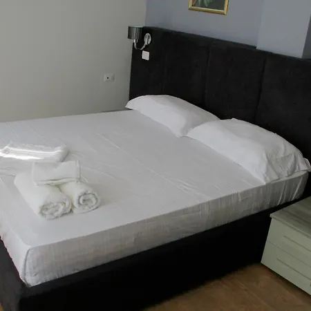 Perandor Beach 4* Durrës