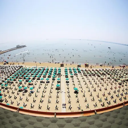 Perandor Beach 4* Durrës